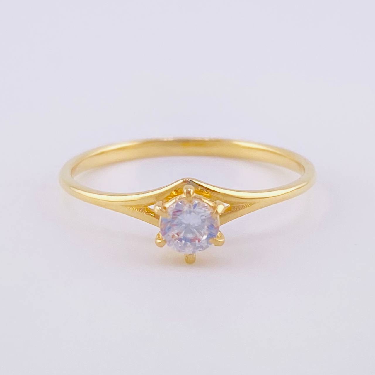 Anillo Solitario Rombo Hueco 1.55g / T7 1/2 Oro Amarillo 18K