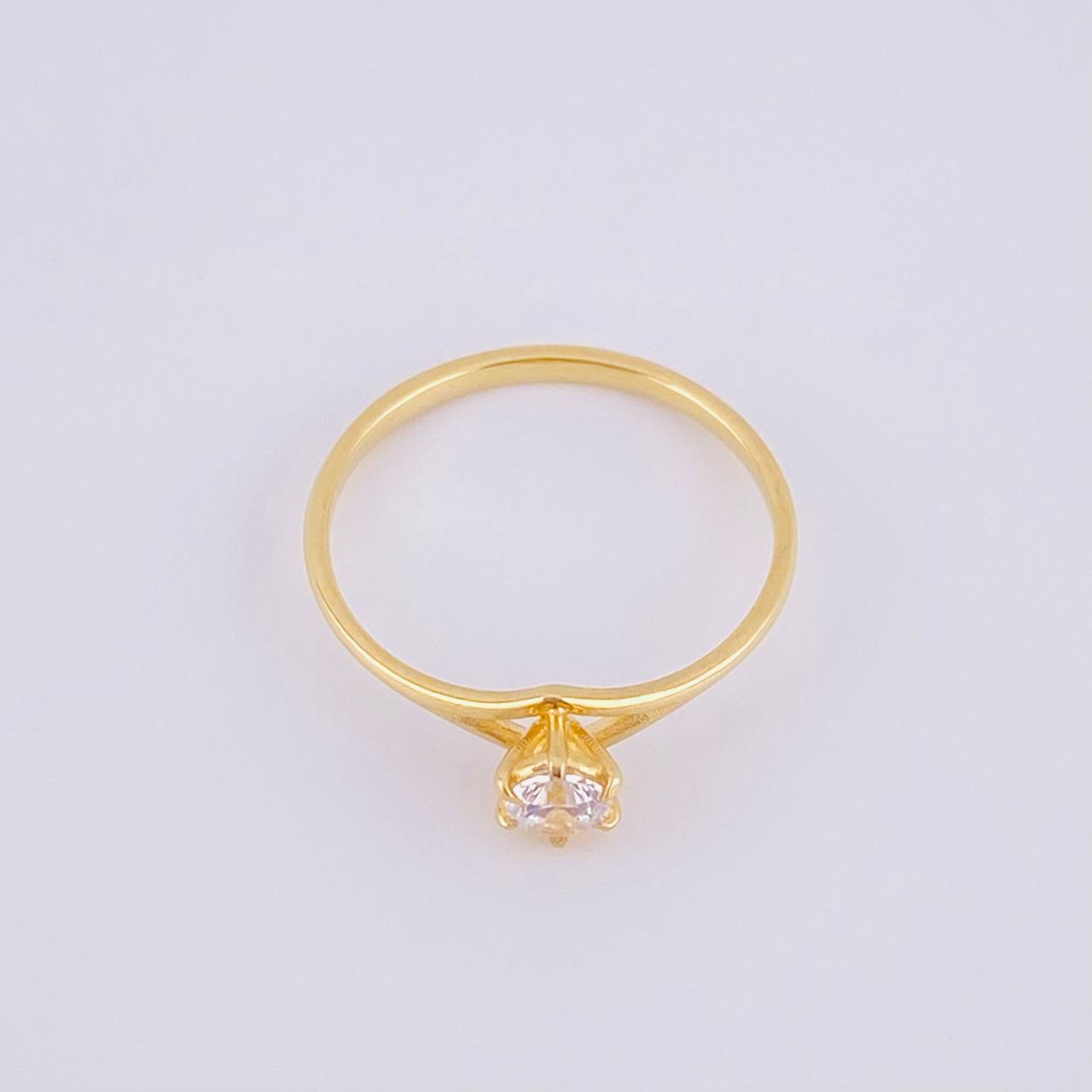 Anillo Solitario Rombo Hueco 1.55g / T7 1/2 Oro Amarillo 18K