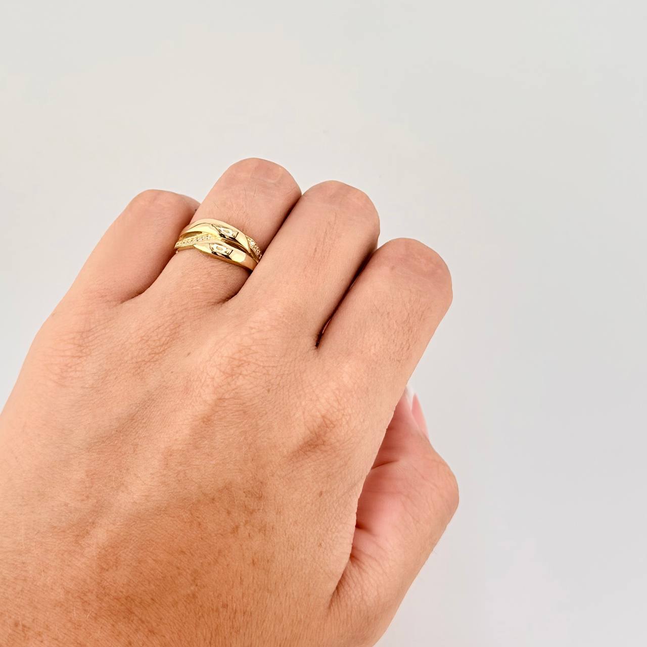 Anillo Entrelazado 3.95g / T5 1/2  Oro Amarillo 18K