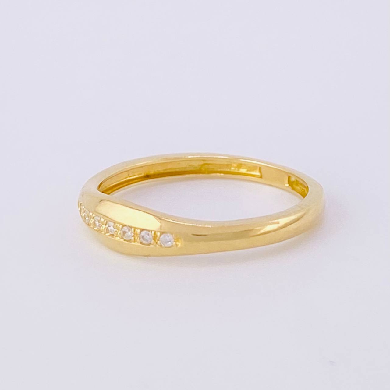 Anillo Linea 7 Puntos 0.4g / T4 1/4 Oro Amarillo 18K