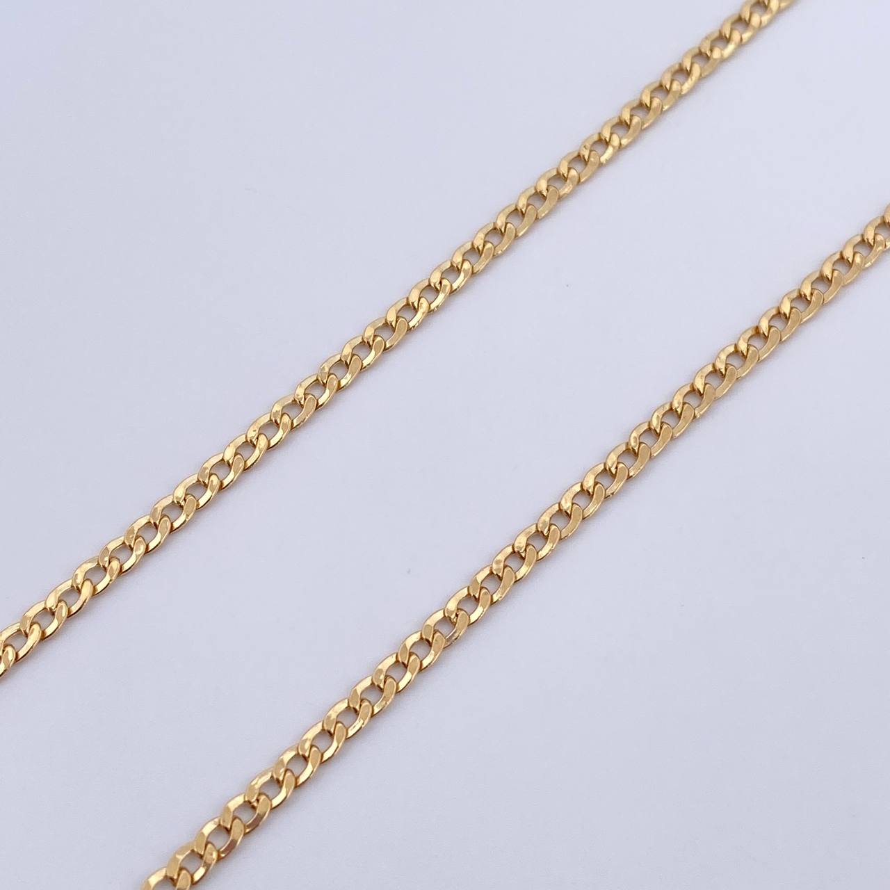 Cadena Cubana 4.15gr / 60.5cm / 2.3mm Oro Amarillo +1 18K &