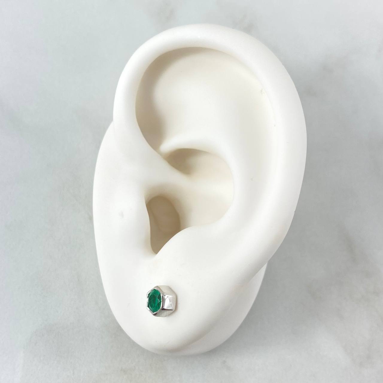 Topos Piedra Base Hexagonal 1.9gr / 6mm Esmeraldas 66Pts Oro Blanco 18K (Joya)