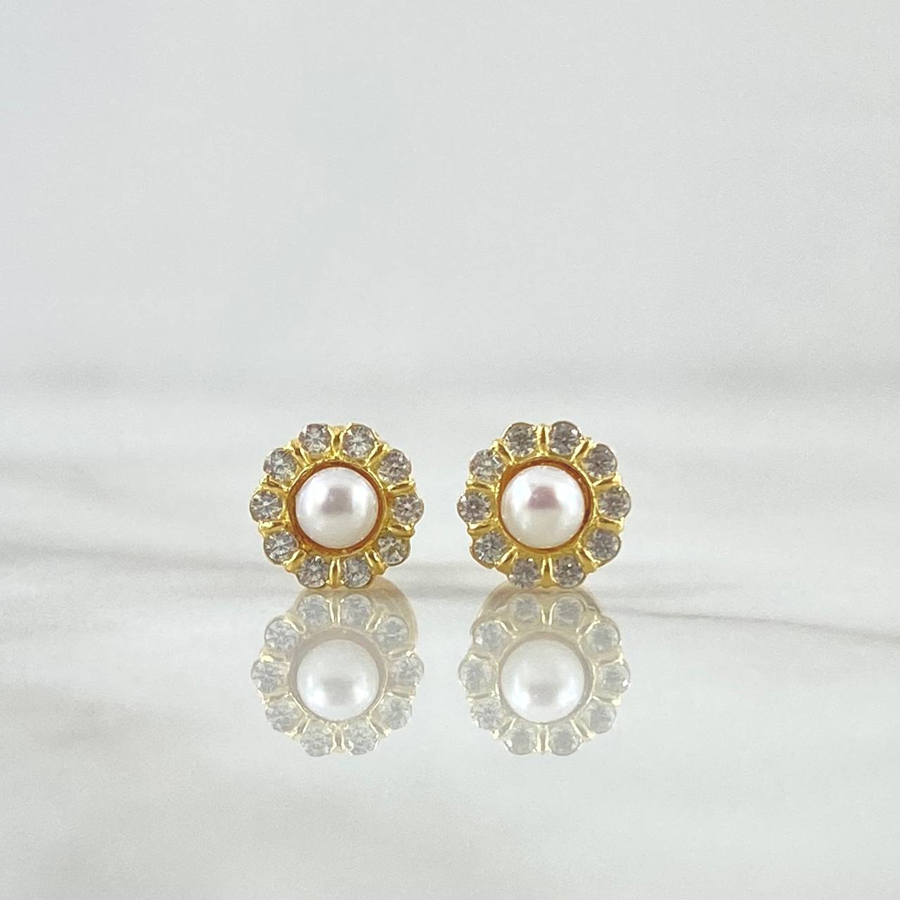 Topos Halo Flor Perla 1.35gr / 7mm / Circones Blancos Oro Amarillo 18K