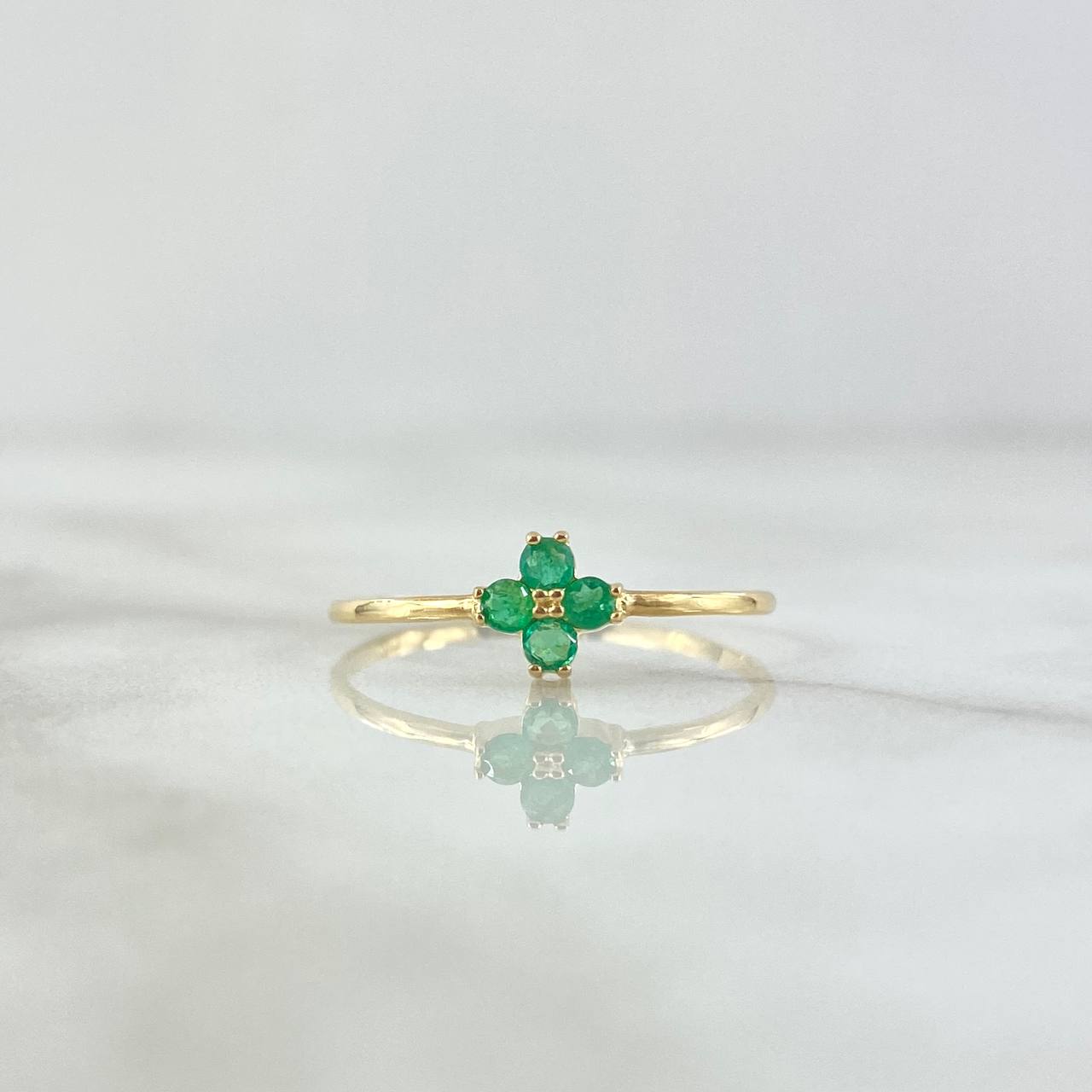 Anillo Floreado 0.9gr / T7 1/4 / Esmeraldas 13pts Oro Amarillo 18K (Joya) *