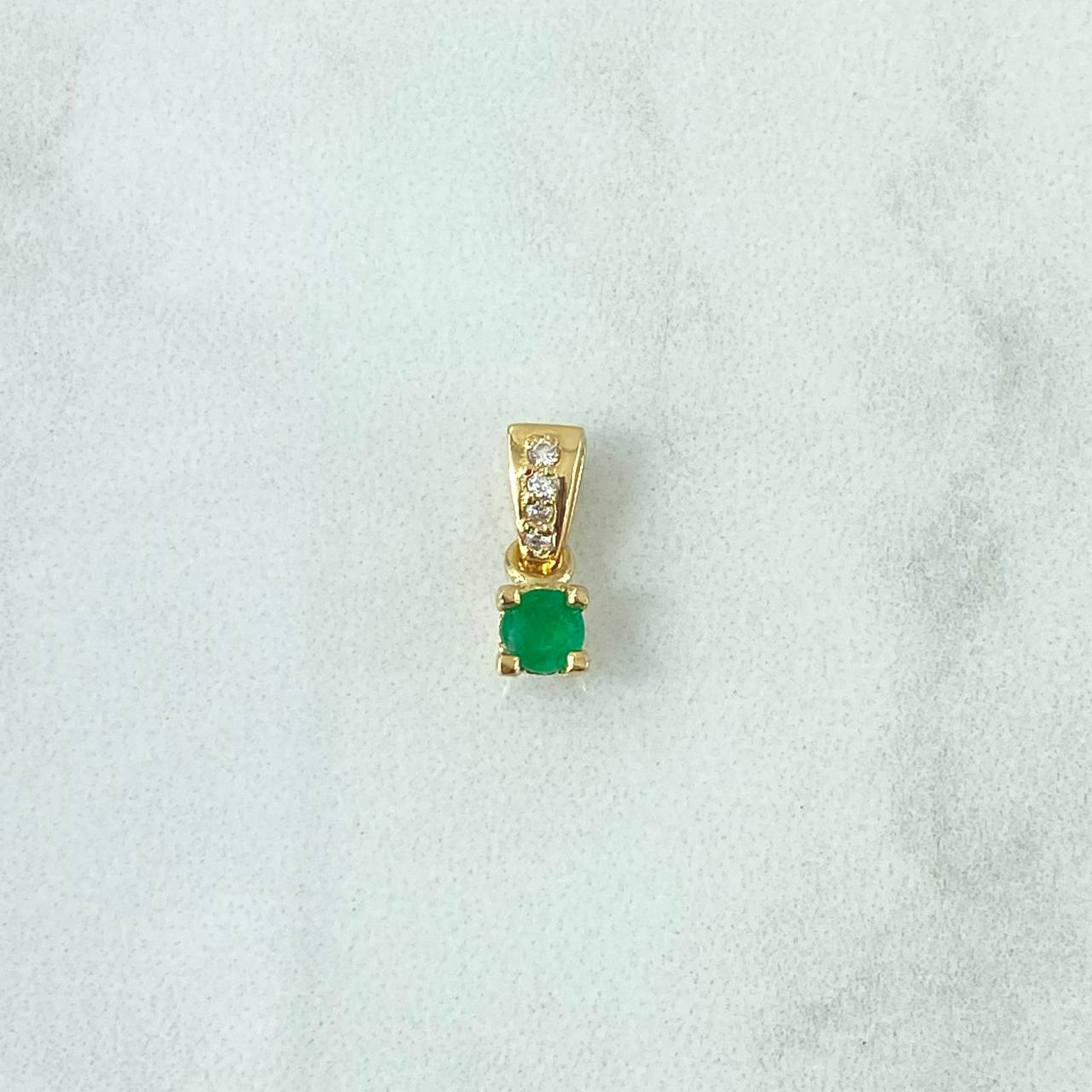Dije Piedra 1.05gr / 1.4cm / Esmeralda 29pts Diamantes 3pts Oro Amarillo 18K (Joya) *