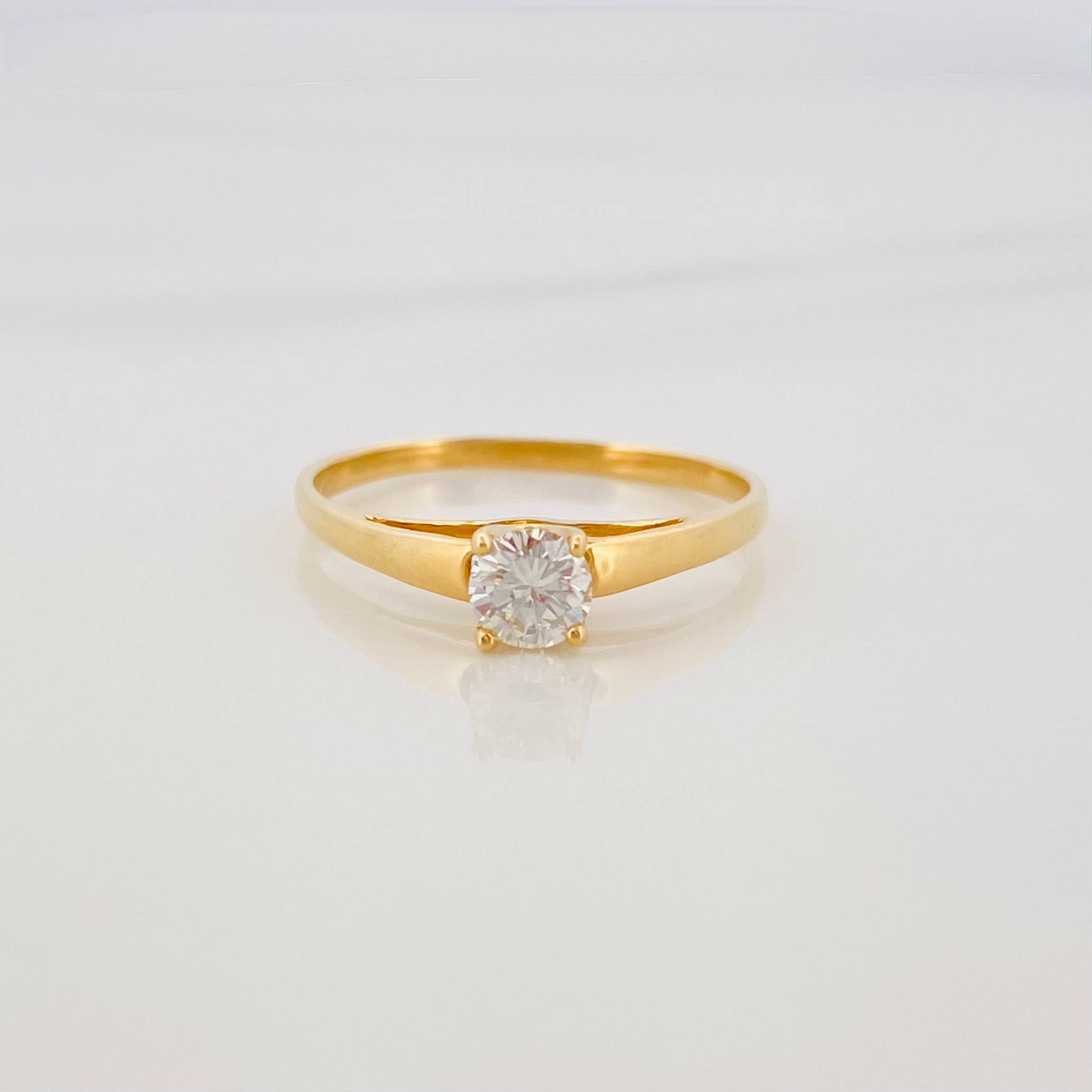 Anillo Solitario Diamante 25 Pts 1.35 g / T7 Oro Amarillo 18K