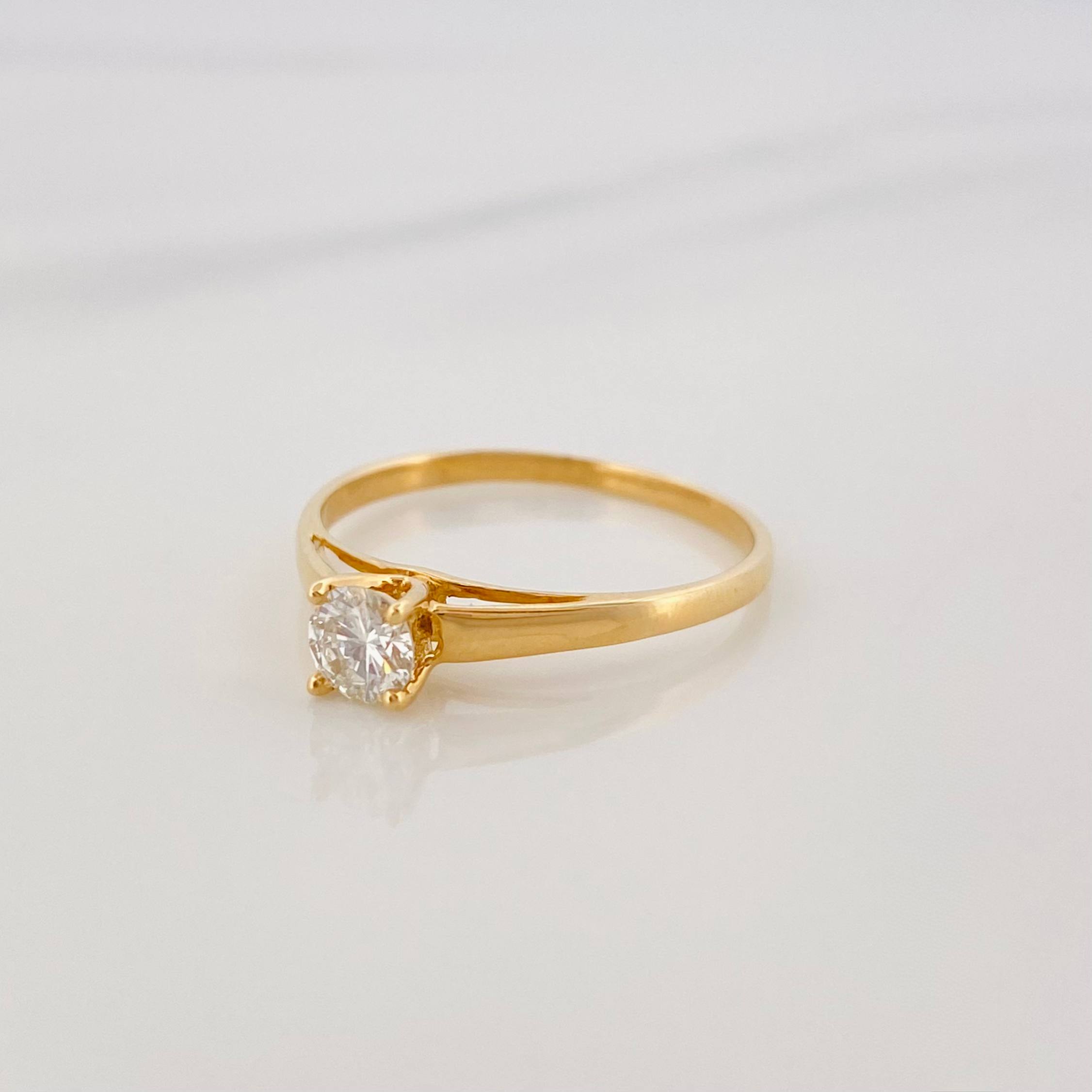 Anillo Solitario Diamante 25 Pts 1.35 g / T7 Oro Amarillo 18K