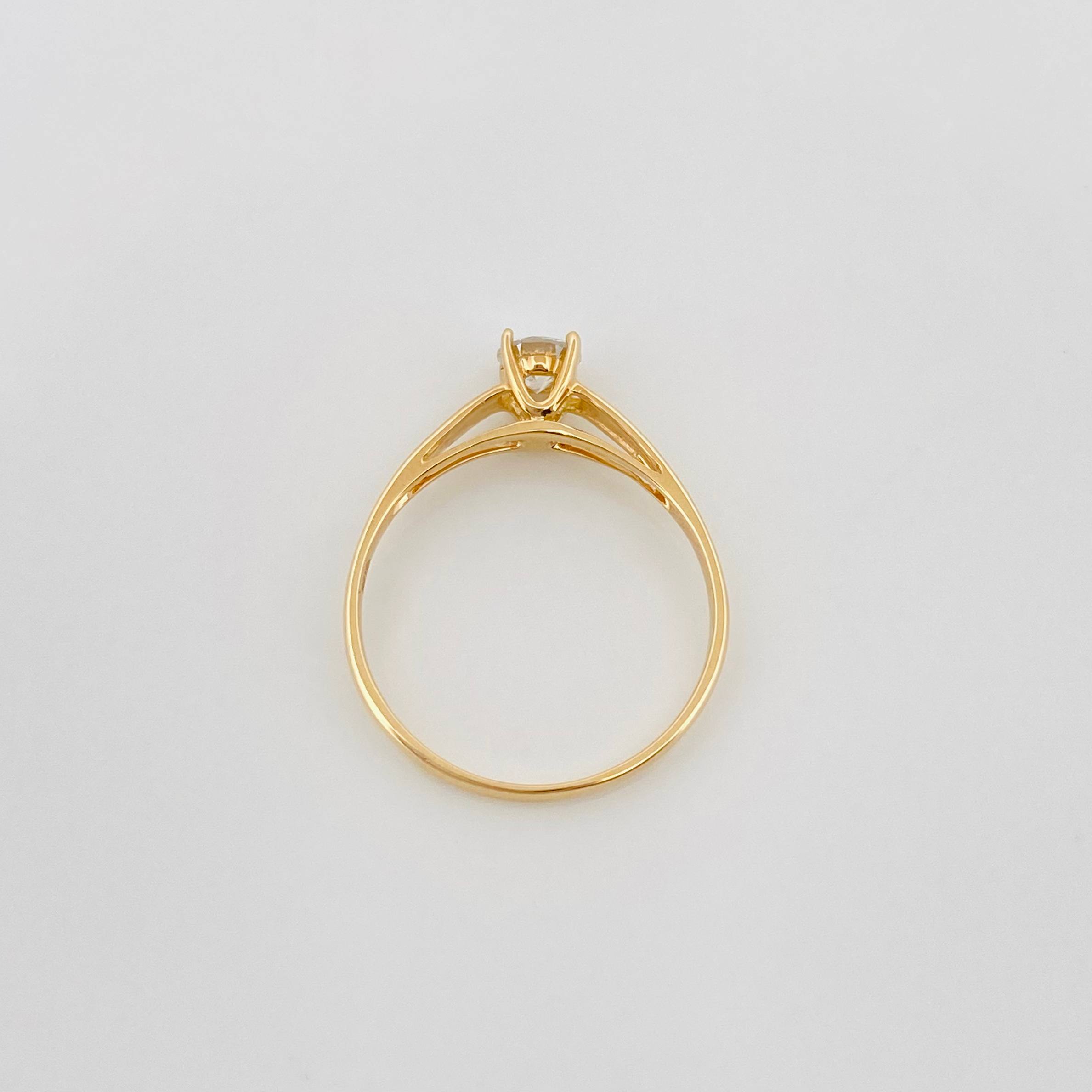 Anillo Solitario Diamante 25 Pts 1.35 g / T7 Oro Amarillo 18K