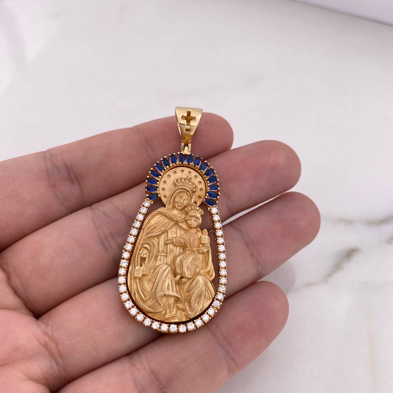 Dije Virgen Del Carmen 18.45gr / 5.5cm / Circones Blancos Azules Oro Amarillo 18K $