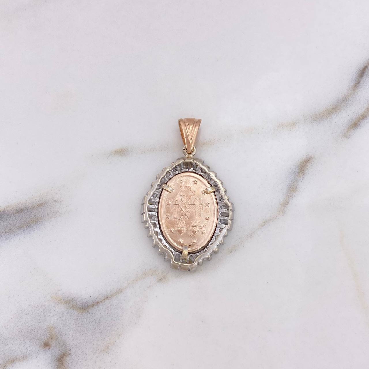 Dije Virgen Milagrosa 8.4gr / 3.7cm / Circones Blancos Dos Oros Blanco Rosa 18K $