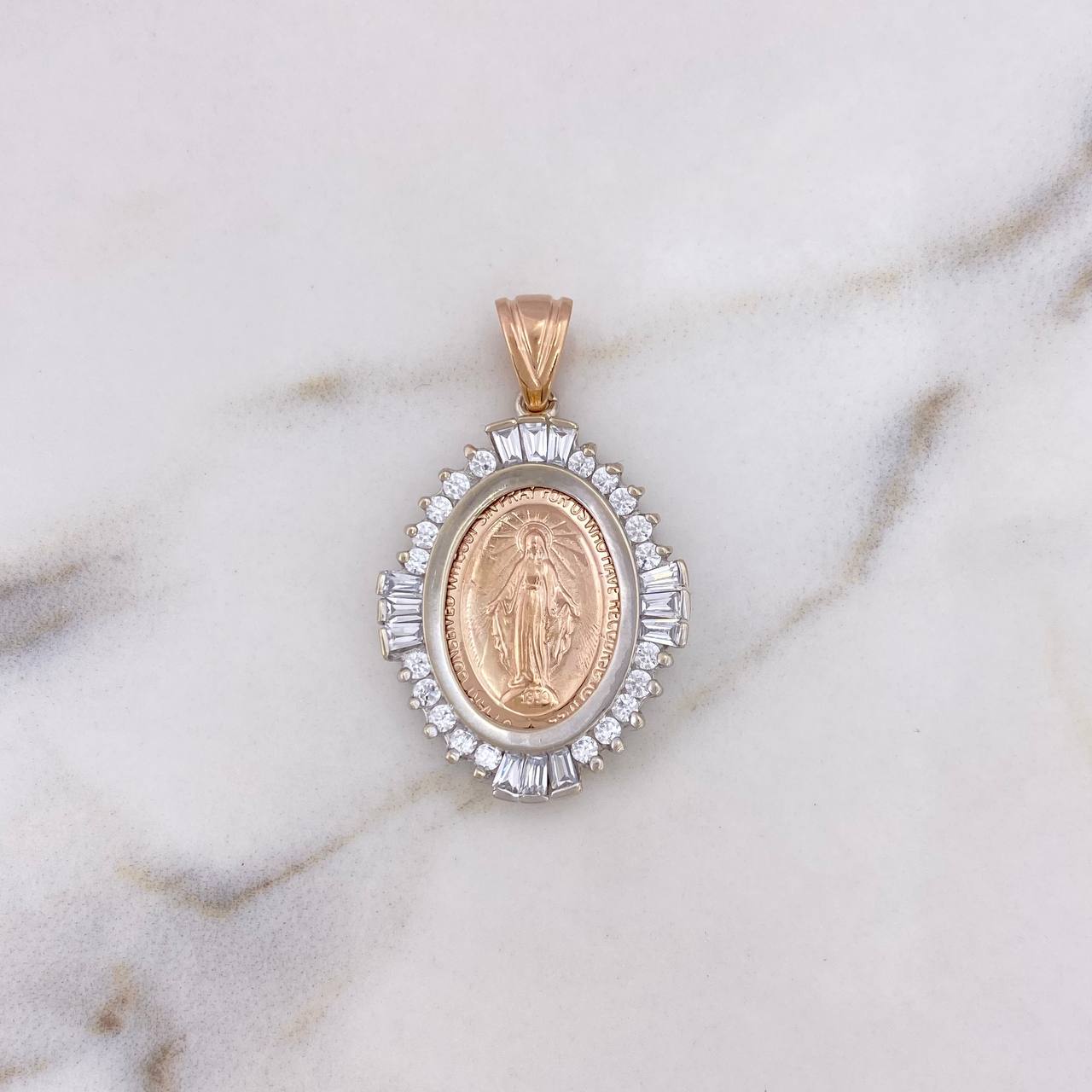 Dije Virgen Milagrosa 8.4gr / 3.7cm / Circones Blancos Dos Oros Blanco Rosa 18K $