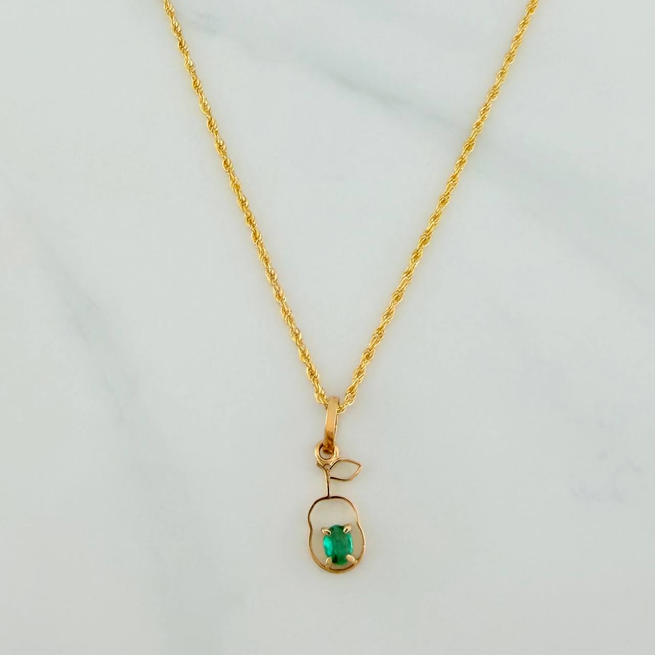 Set Lazo+ Silueta Pera Esmeralda 1.3gr / 50.6cm / 1.2mm Oro Amarillo 18K