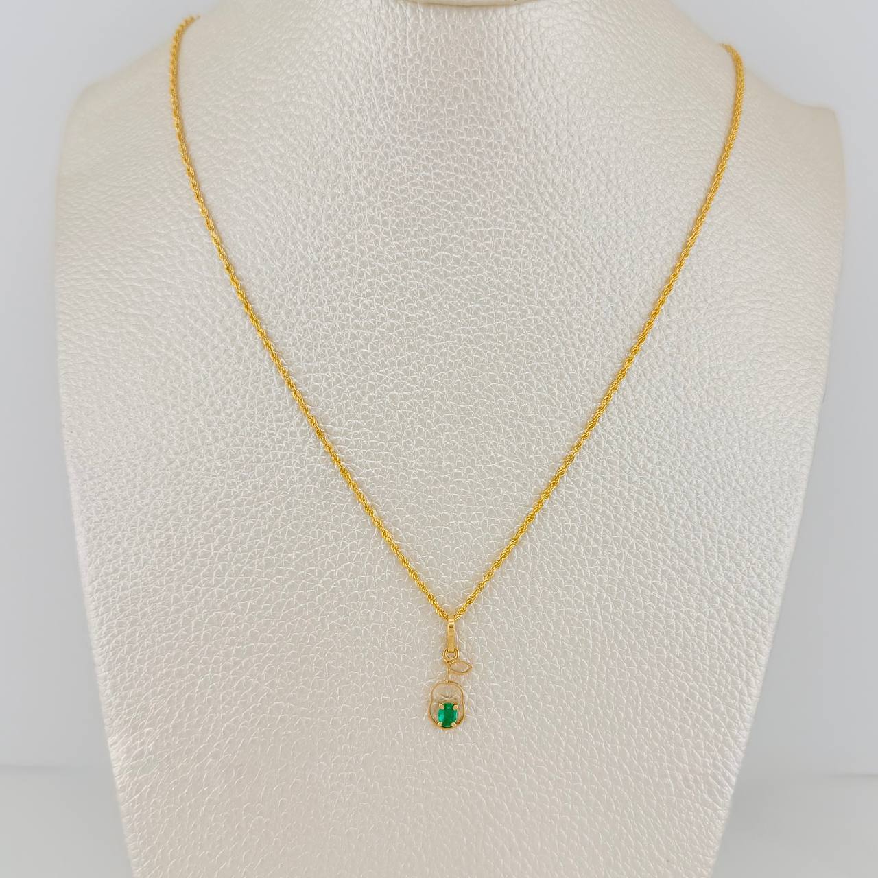 Set Lazo+ Silueta Pera Esmeralda 1.3gr / 50.6cm / 1.2mm Oro Amarillo 18K