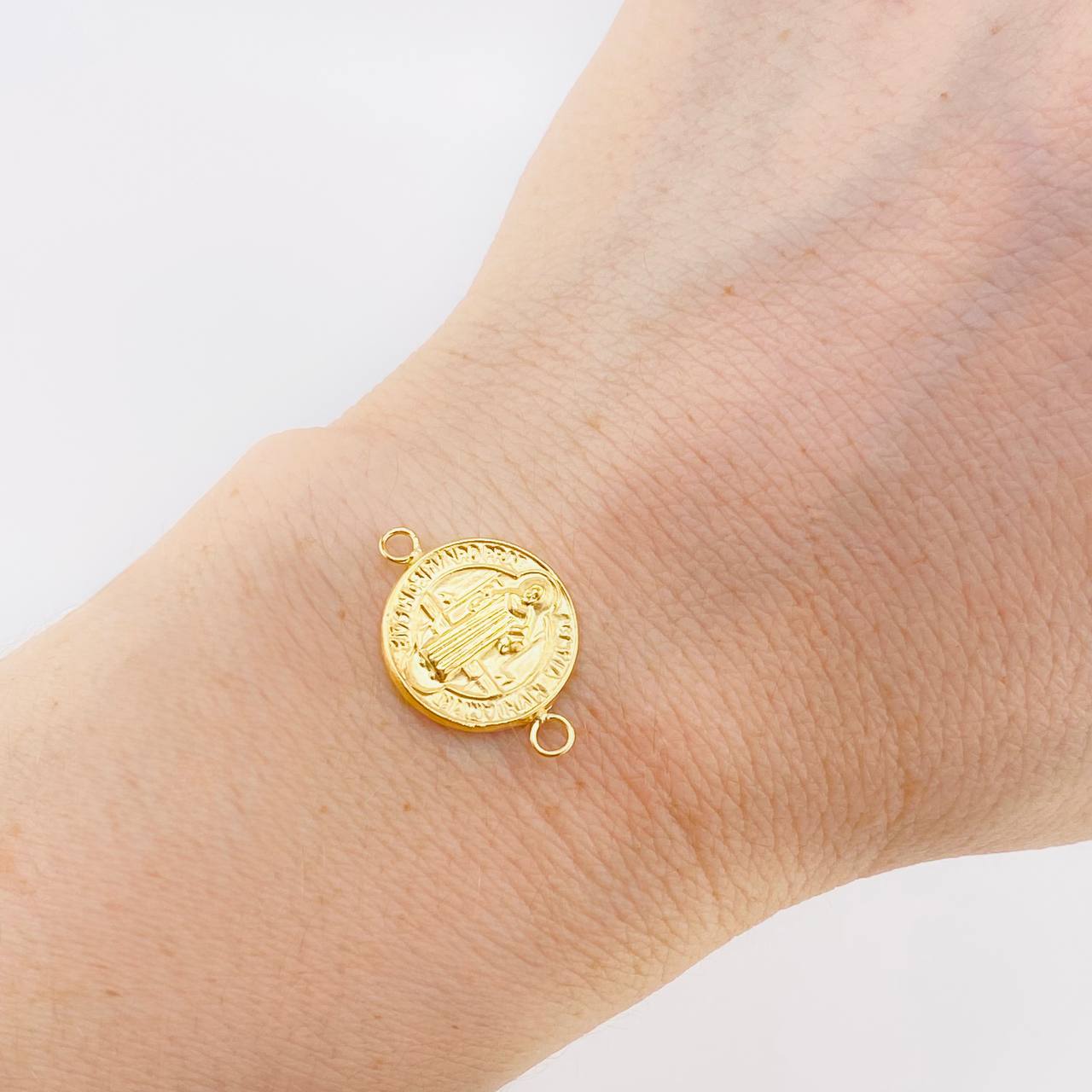 Herraje San Benito 1.15 g / 2.1 cm Oro Amarillo 18K