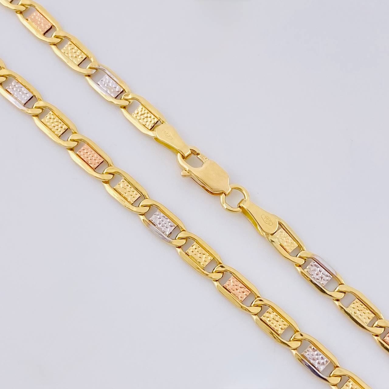 Cadena Plana Diamantada 4.95 g / 50 cm / 3.3 mm Tres Oros 18K