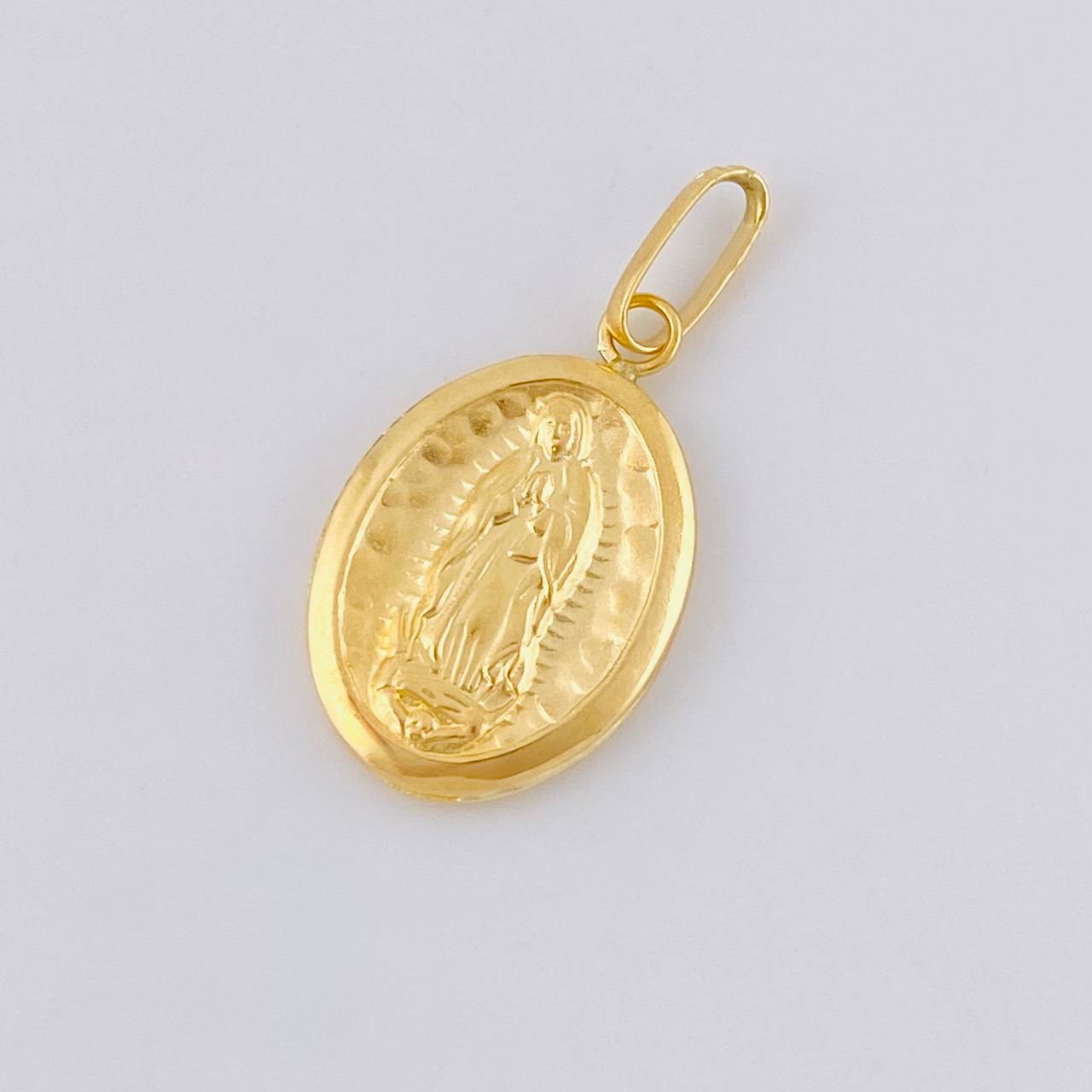 Dije Virgen De Guadalupe Plana 0.95 g / 2.6 cm Oro Amarillo 18K