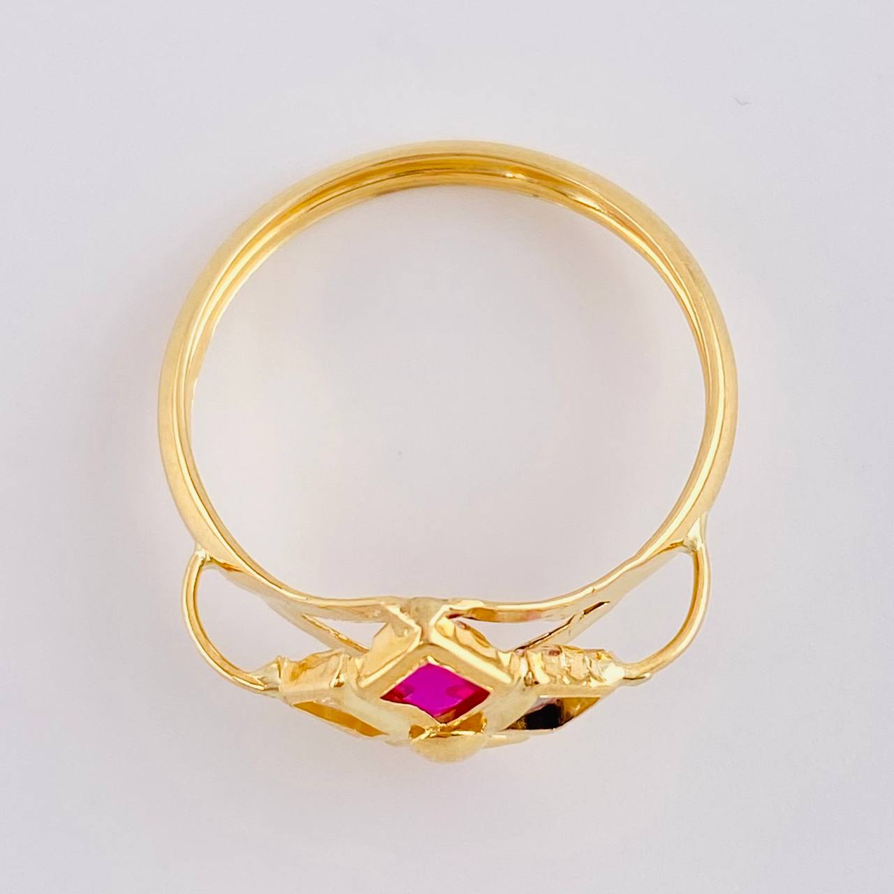 Anillo Rombo Imperial 1.75 g / T8 1/4 Oro Amarillo 18K