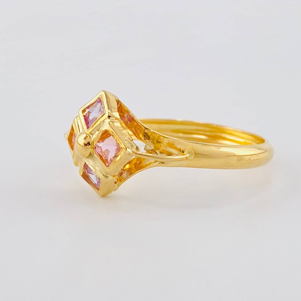 Anillo Rombo Imperial 1.8 g / T8 1/2 Oro Amarillo 18K