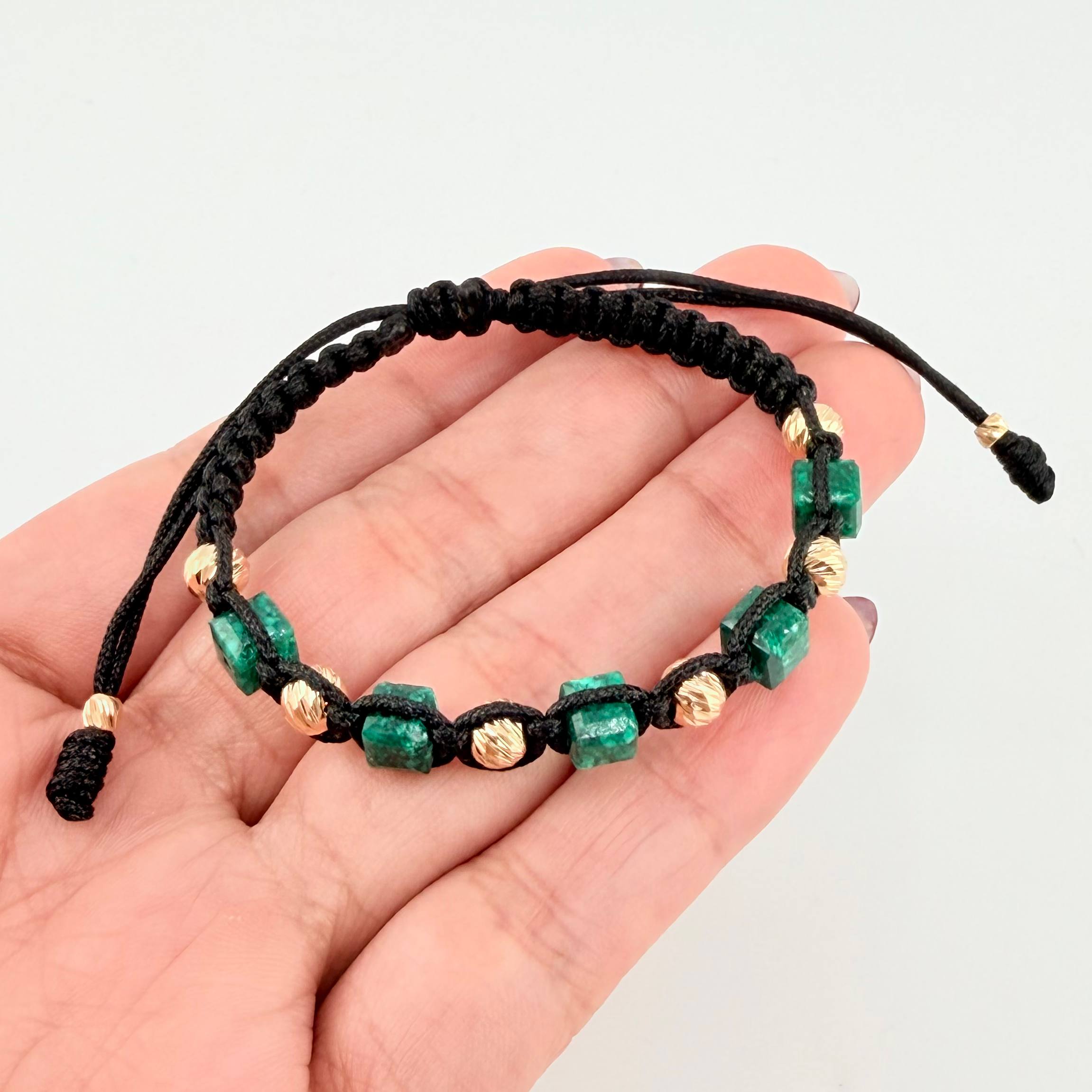 Pulsera Tejida Negra Morralla Esmeralda Cubica 5Und Bolas 8Und Oro Amarillo 18K