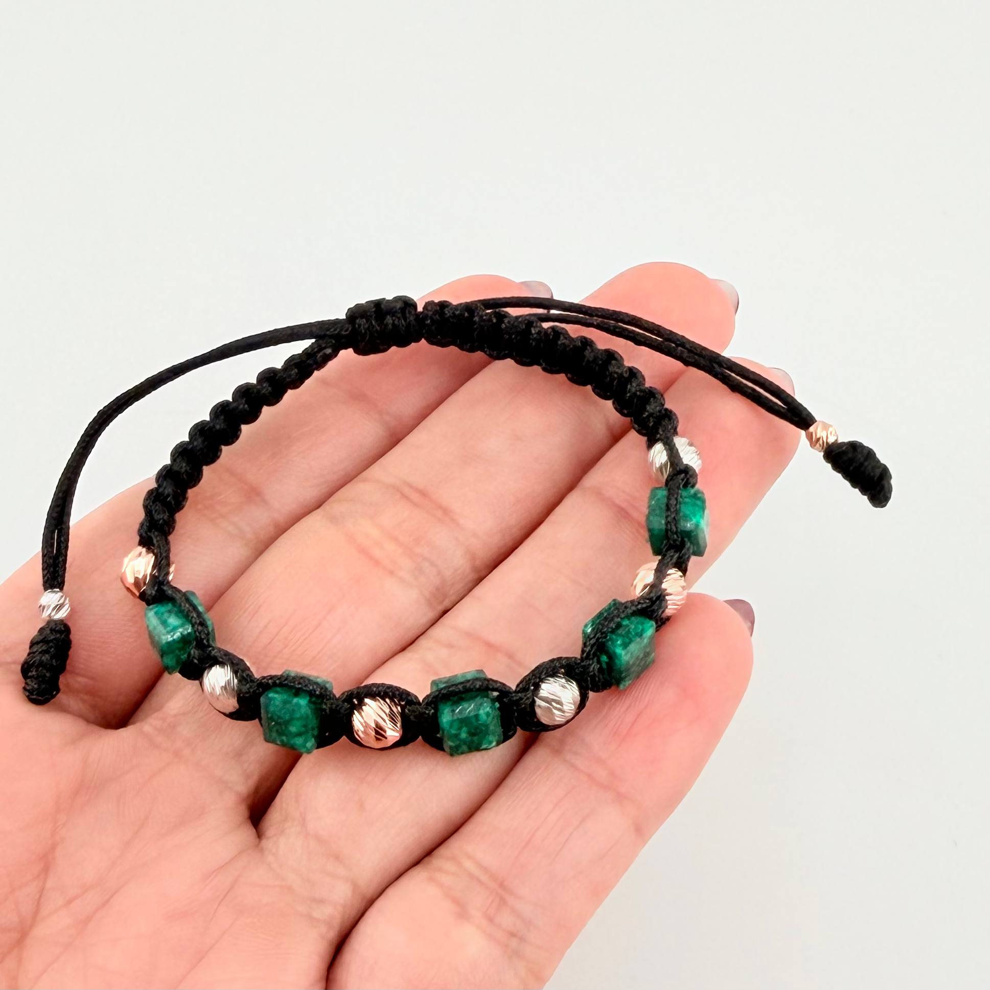 Pulsera Tejida Negra Morralla Esmeralda Cubica 5Und Bolas 8Und Tres Oros 18K