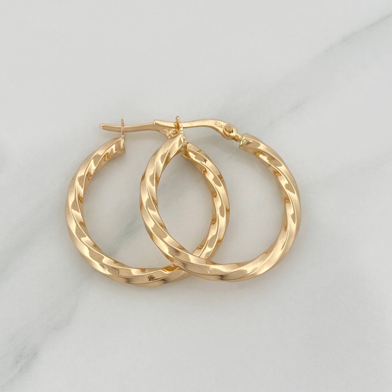 Candongas Kari 2.25gr / 2.6cm / Oro Amarillo 18K &