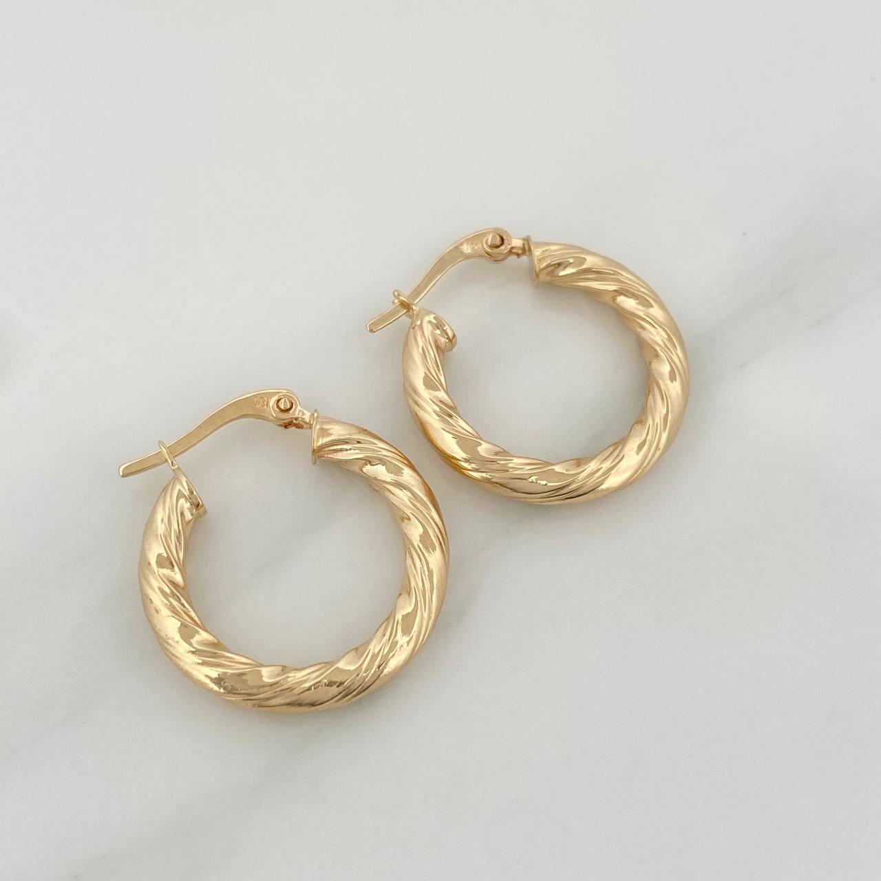 Candongas Mary 2.15gr / 2.4cm / Oro Amarillo 18K &