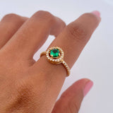 Anillo Solitario Halo Circular Tupido 2.25gr / T5 1/4 / Circones Verde Blancos Oro Amarillo 18K &