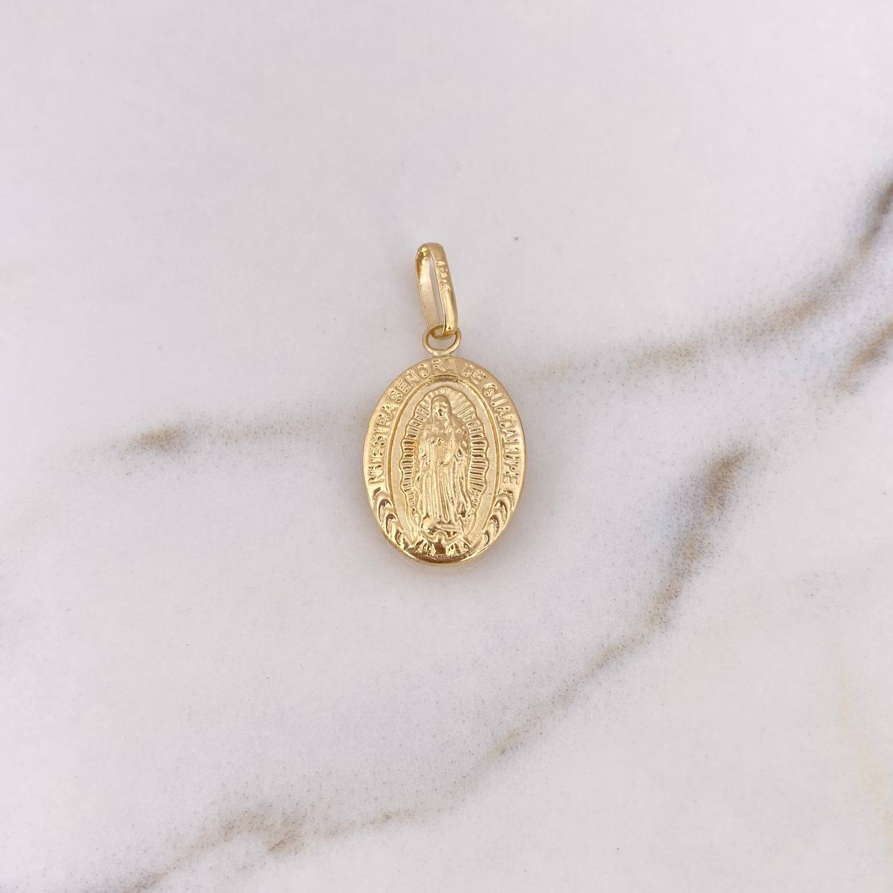 Dije Virgen Guadalupe 1.05gr / 2.7cm / Troquelado Oro Amarillo 18K $