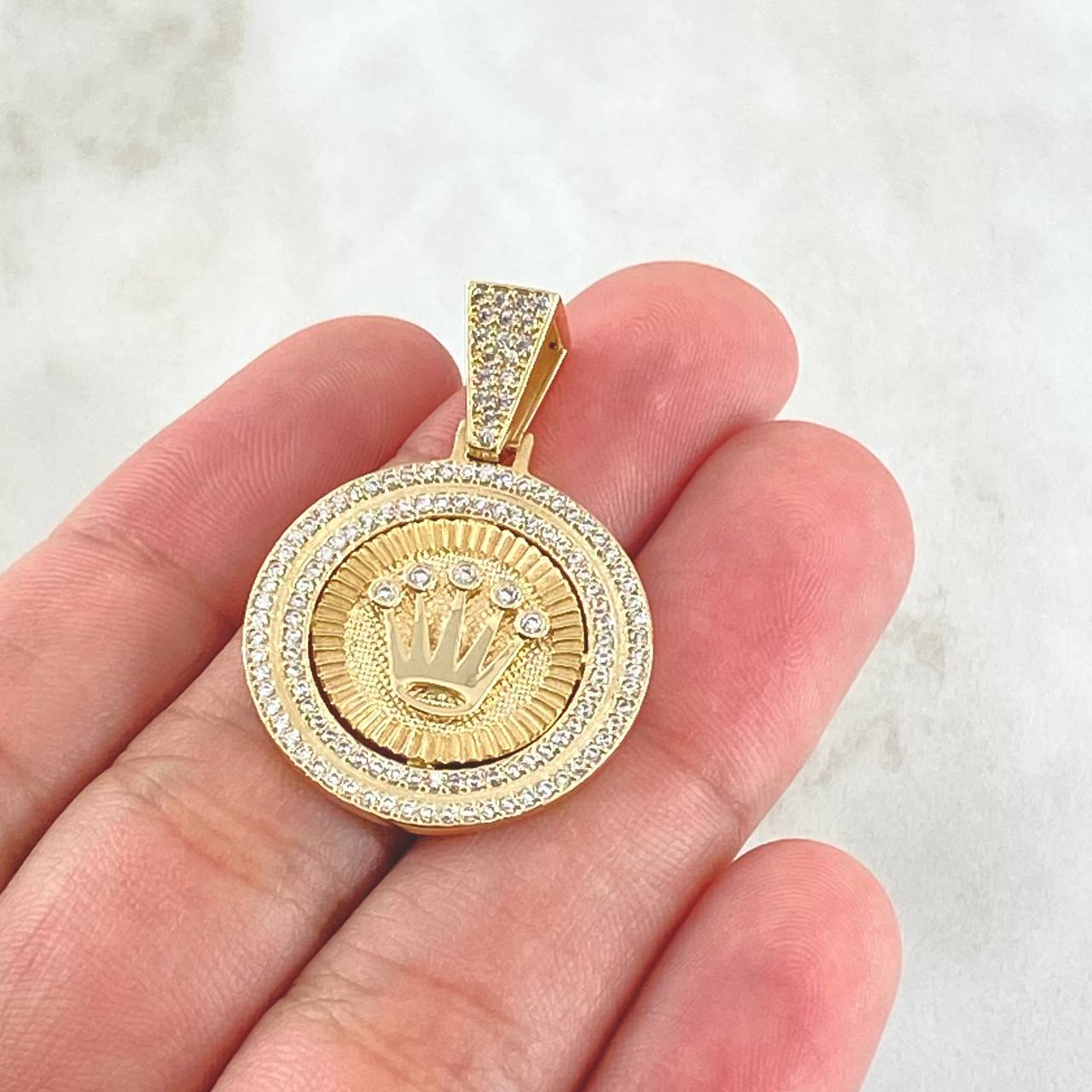 Dije Medalla Corona 6.1gr / 3.5cm / Oro 18K