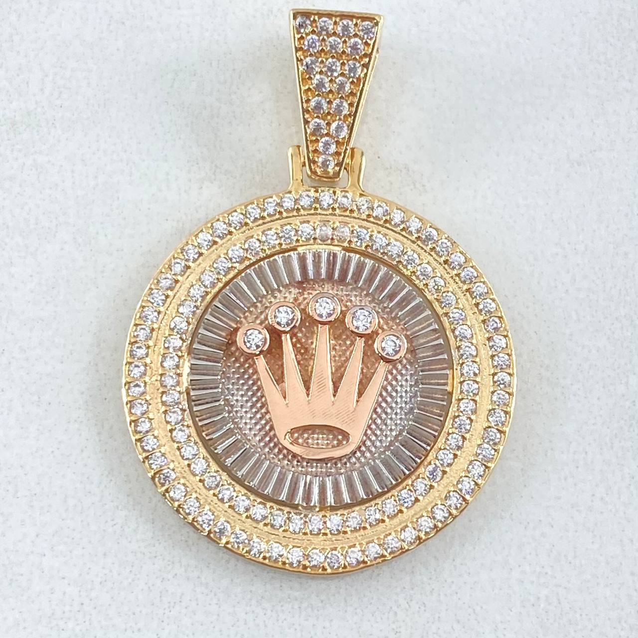 Dije Medalla Corona 6.2gr / 3.5cm / Oro 18K