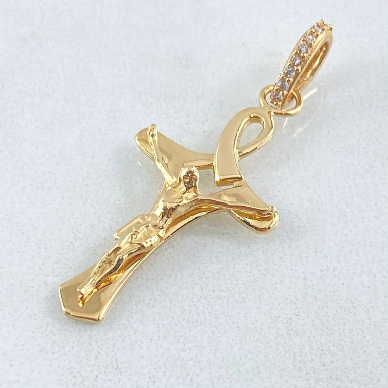 Dije Cruz Cristo 2.1gr / 3.6cm / Oro 18K