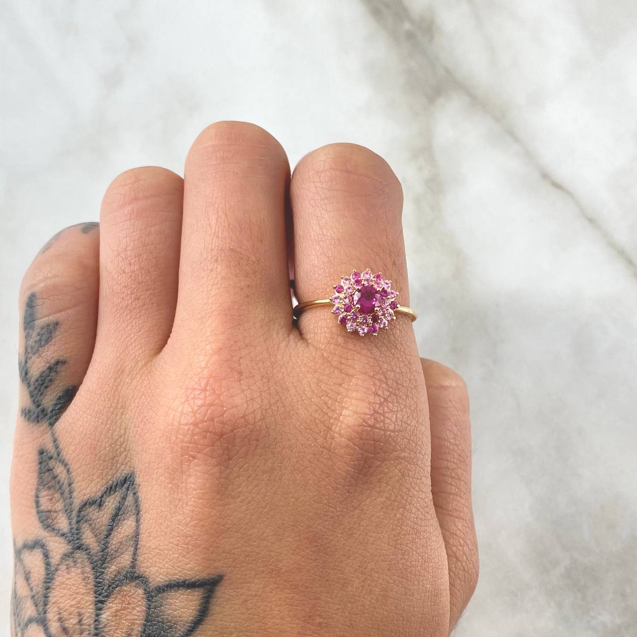 Anillo Solitario Flor Tupida 2.2gr / T6 1/2 / Oro 18K *