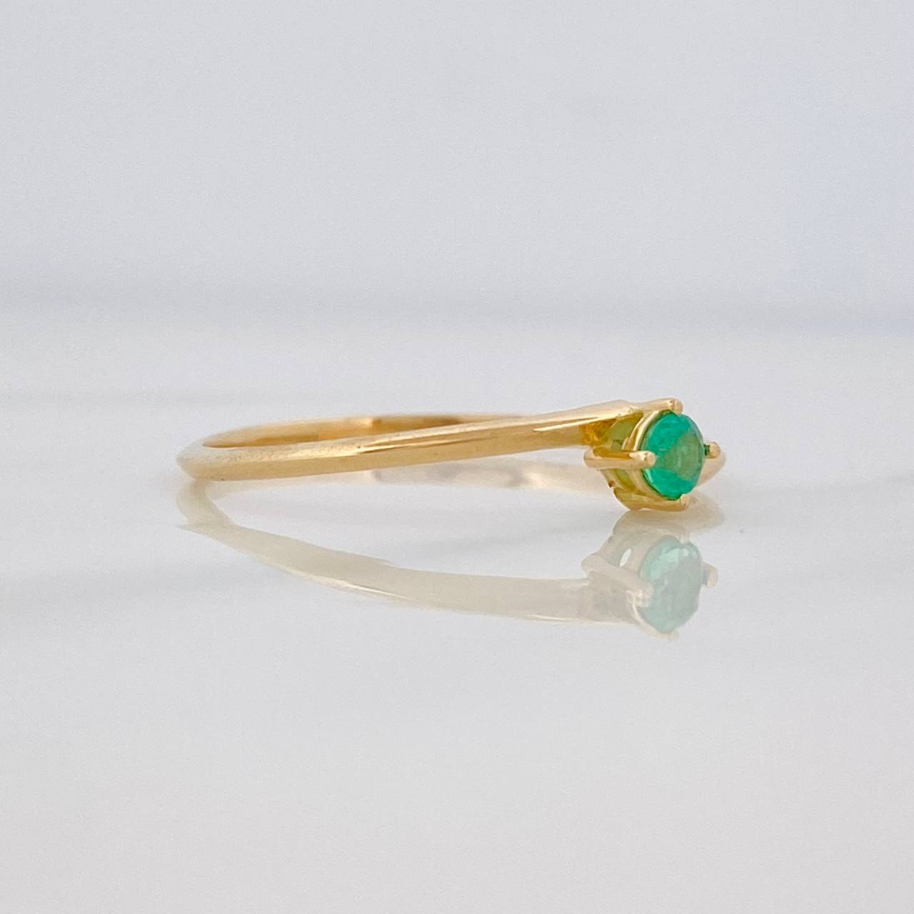 Anillo Solitario Esmeralda 7pts 0.9g / T6 3/4 Oro Amarillo 18K