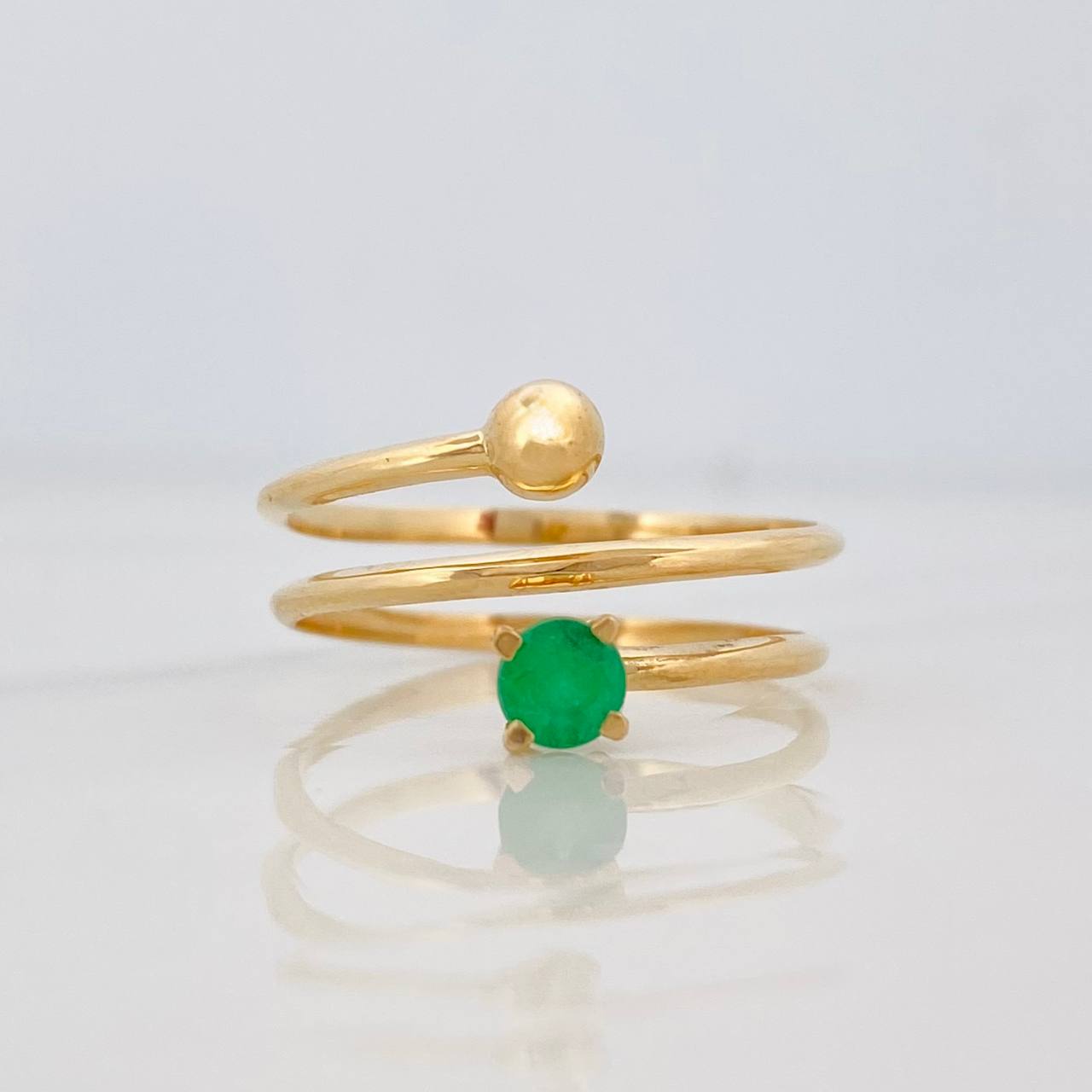 Anillo Espiral Esmeralda 22pts 2.3g / T7 Oro Amarillo 18K