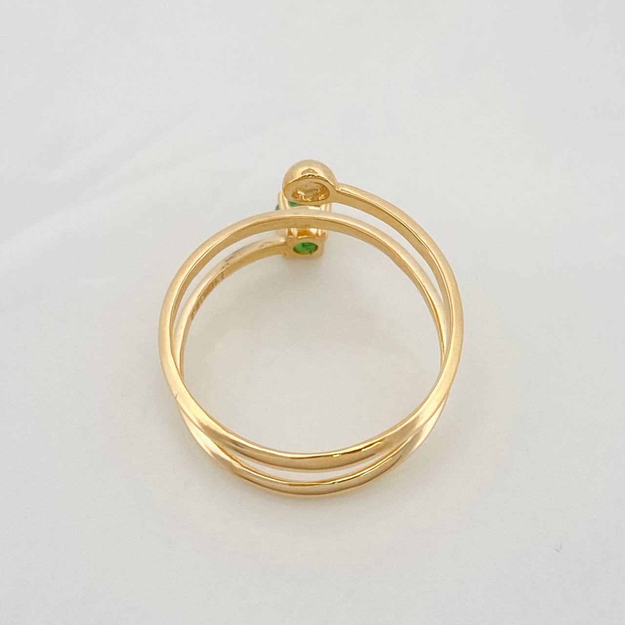 Anillo Espiral Esmeralda 22pts 2.3g / T7 Oro Amarillo 18K