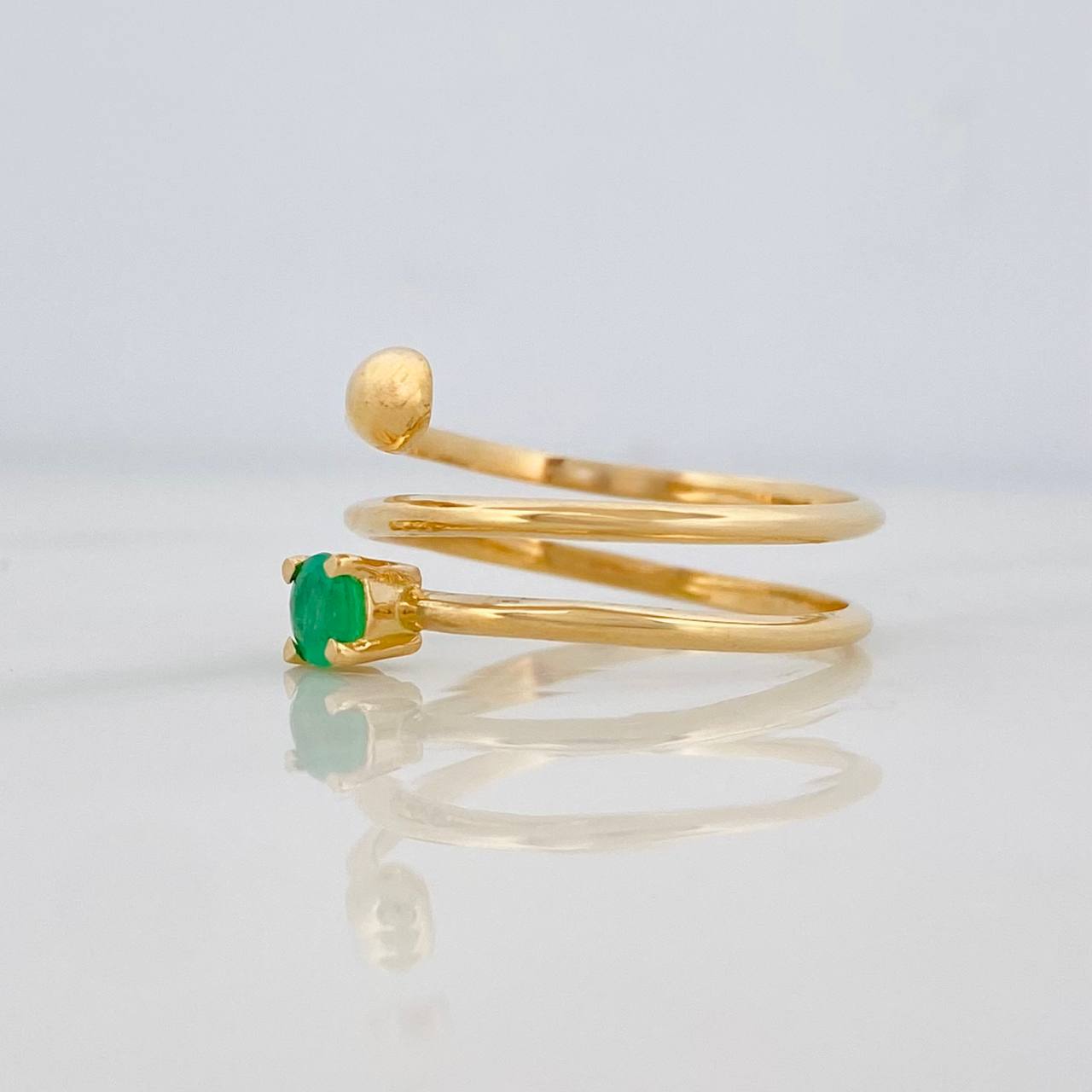 Anillo Espiral Esmeralda 22pts 2.3g / T7 Oro Amarillo 18K