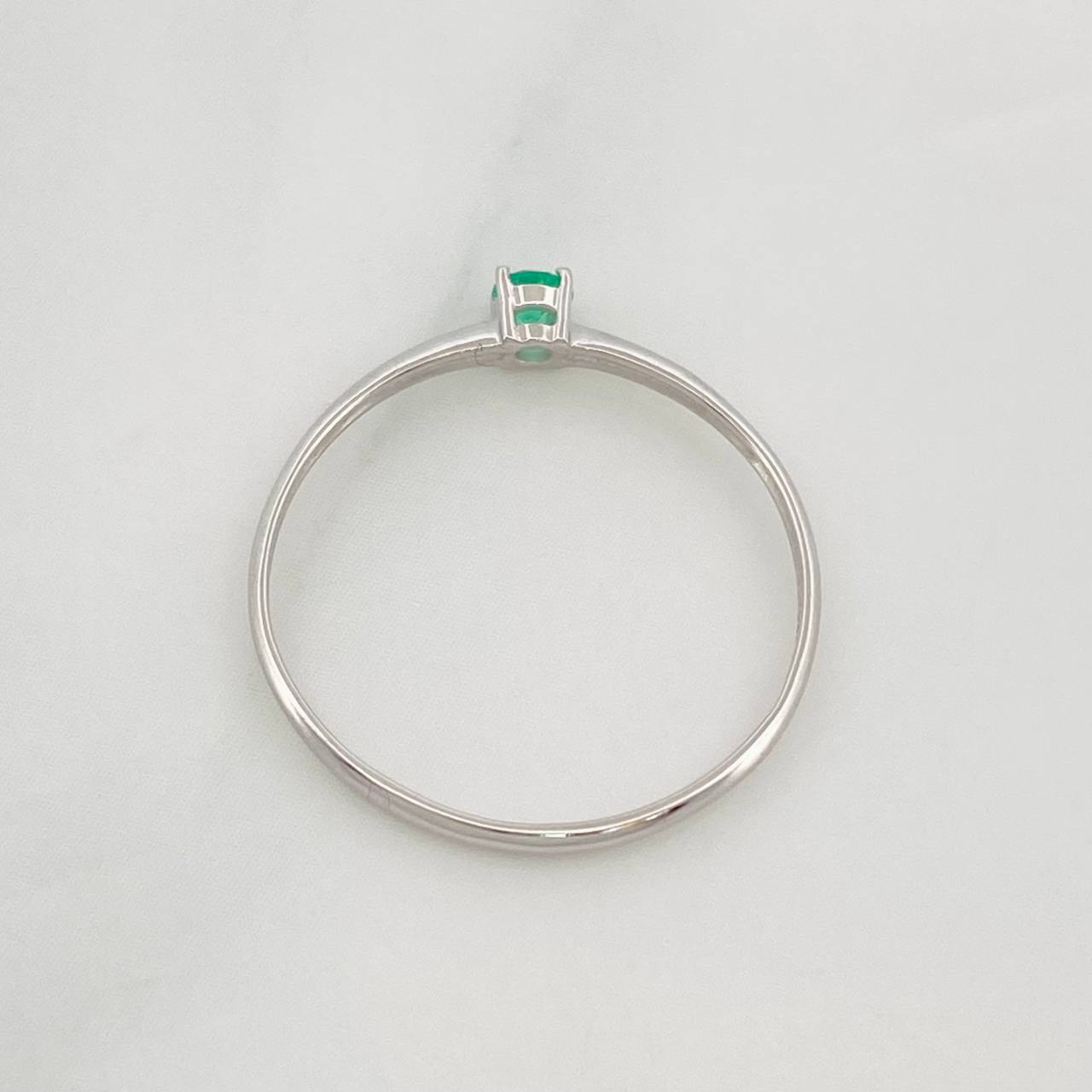 Anillo Solitario Esmeralda 9pts 0.85g / T7 1/4 Oro Blanco 18K