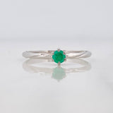 Anillo Solitario Esmeralda 14pts 1.25g / T6 3/4 Oro Blanco 18K