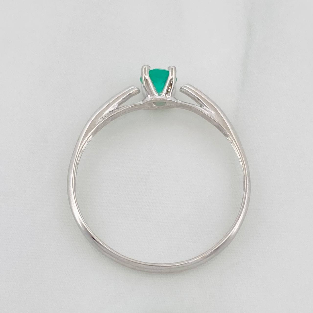 Anillo Solitario Esmeralda 24pts 1.15g / T7 1/4 Oro Blanco 18K