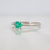 Anillo Solitario Esmeralda 24pts 1.15g / T7 1/4 Oro Blanco 18K