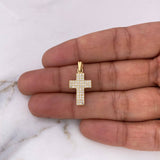 Dije Cruz Gruesa 1.55gr / 2.3cm / Circones Blancos Oro Amarillo 18K $