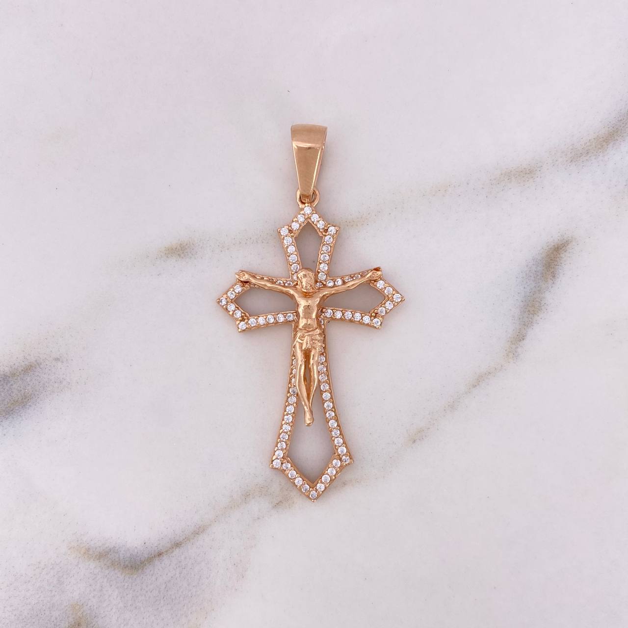 Dije Cruz Cristo 4.6gr / 4.5cm / Circones Blancos Oro Rosa 18K #