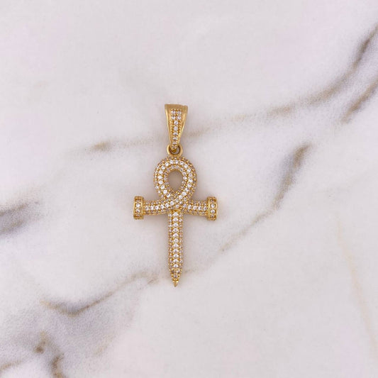 Dije Clavo 4.15gr / 4.2cm / Circones Blancos Oro Amarillo 18K $