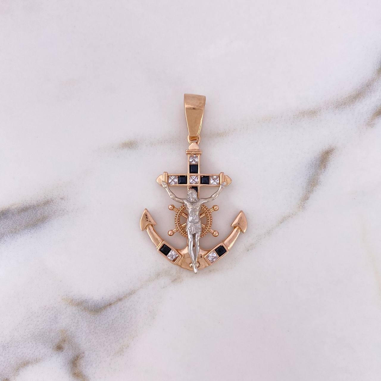 Dije Ancla Cristo Timon 6.5gr / 4cm / Circones Blancos Negros Dos Oros Blanco Rosa 18K $