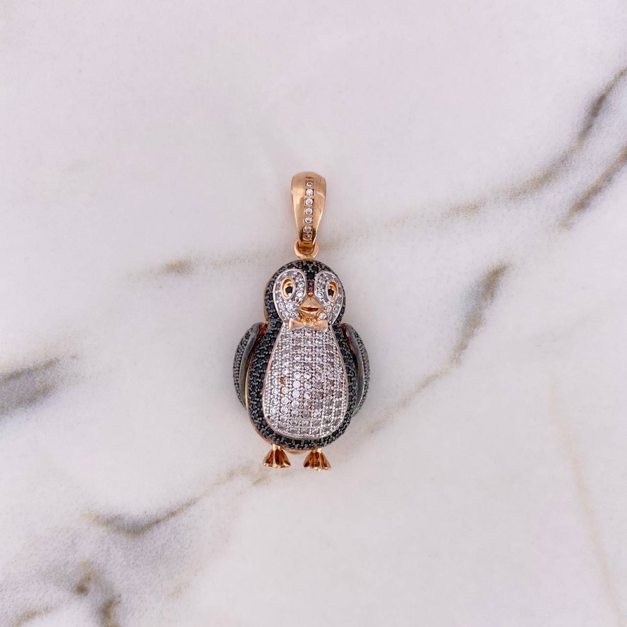 Dije Pingüino 11.2gr / 4.1cm / Circones Blancos Negros Dos Oros Blanco Rosa 18K $