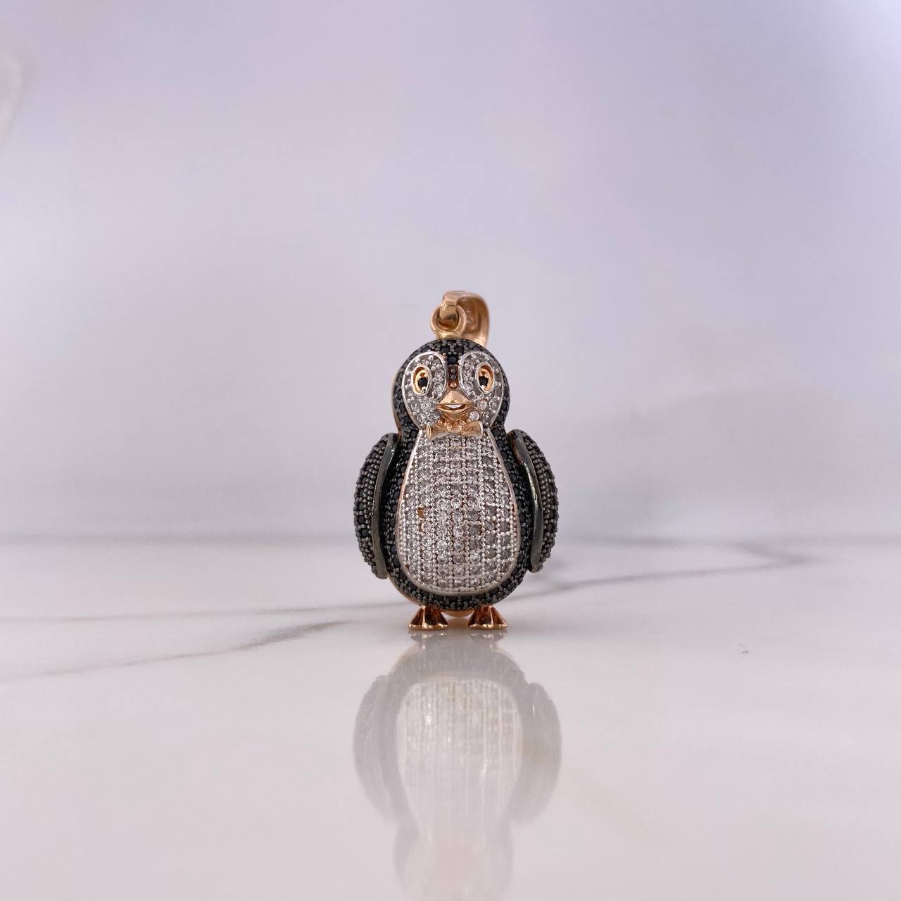 Dije Pingüino 11.2gr / 4.1cm / Circones Blancos Negros Dos Oros Blanco Rosa 18K $