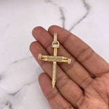 Dije Clavos 8.3gr / 5.3cm / Circones Blancos Oro Amarillo 18K $