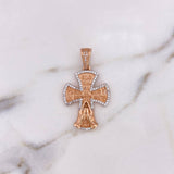 Dije Cruz Gloria Al Padre 6.9gr / 4cm / Circones Blancos Oro Rosa 18K $