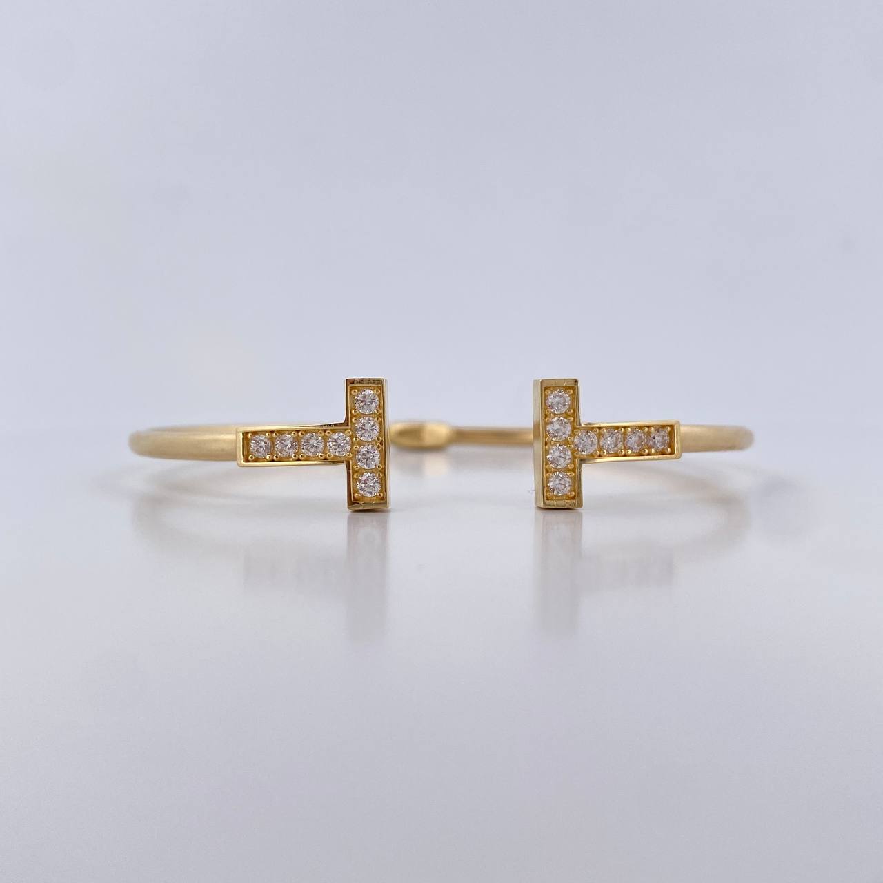 Pulso Aro T 7.15gr / 17.7cm / 2.5mm Circones Blancos Oro Amarillo +4 18K &