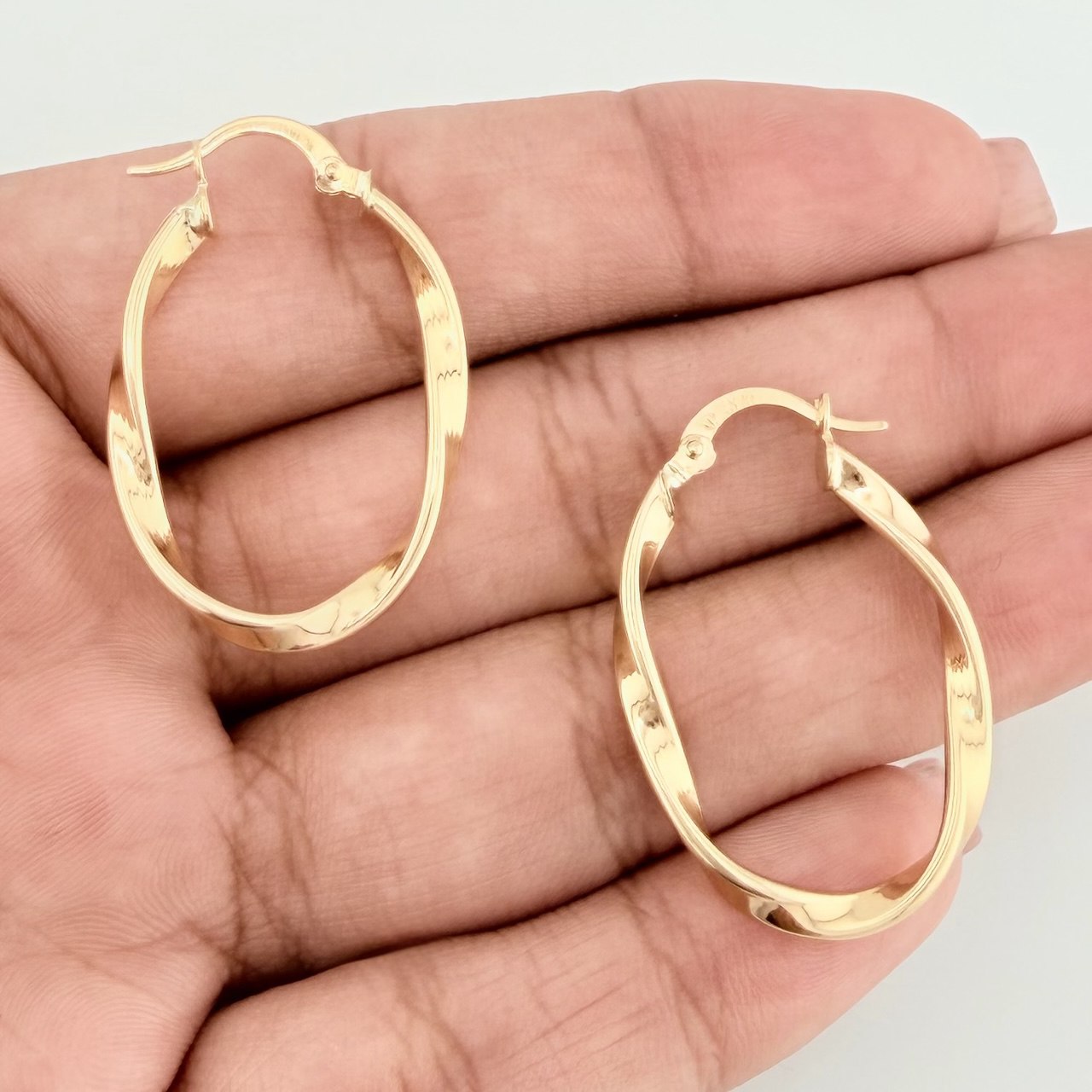 Candongas Asby 1.9gr / 3cm / Oro Amarillo 18K $